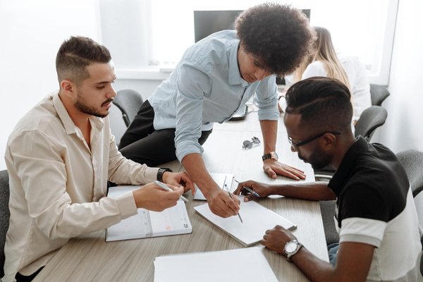 Comment les entreprises de services de santé peuvent-elles utiliser le storytelling pour éduquer leurs patients sur leurs services ?