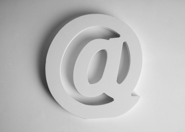 10 raisons pour lesquelles le symbole '@' est crucial dans votre email